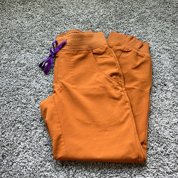 FIGS scrub set - Picture 5 of 12